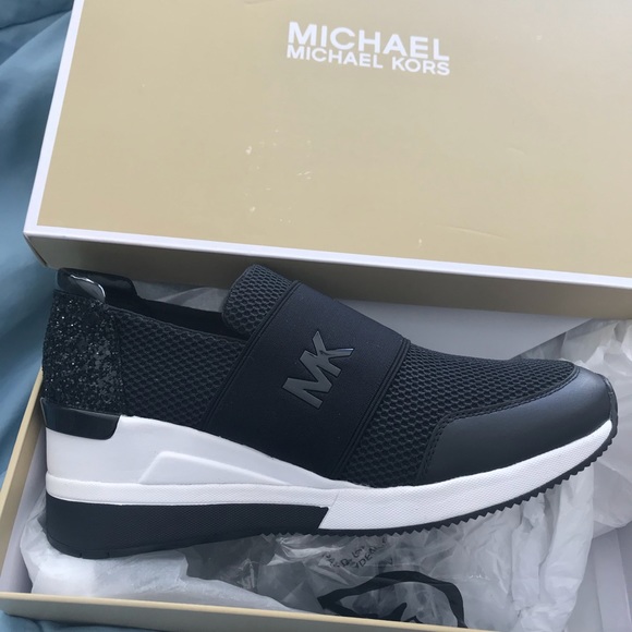 comfortable safety toe shoes